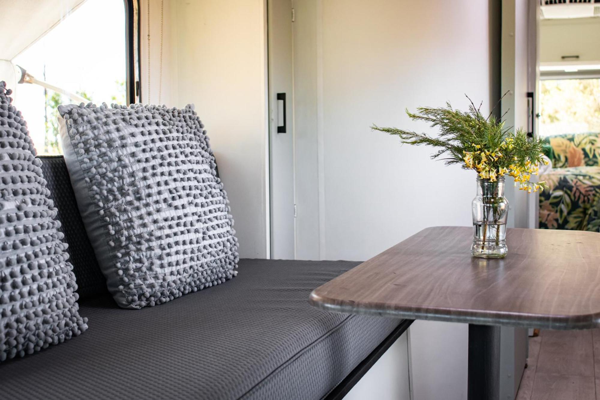 Tranquility Farmstays Уинтертон Экстерьер фото